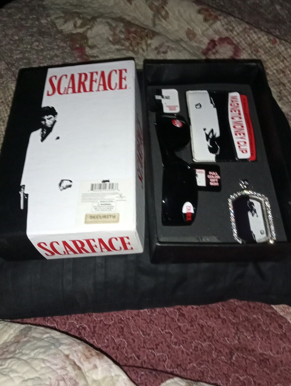 SALE!!! WAS $500 VHTF MIB Scarface Gift Box Set Sunglasses Wallet & Necklace